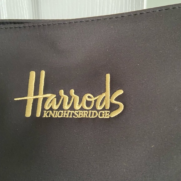 Brand new Harrods Knightsbridge nylon shoulder bag. - Picture 2 of 2